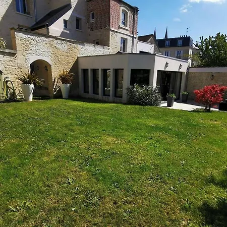 F3 Lumineux Avec Jardin A 2 Pas De L'hyper-centre